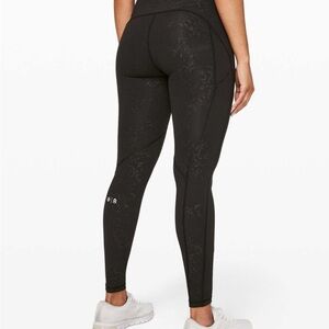 Lululemon Stronger as One Tight 28" *lululemon X Barrys
Bootcamp Emboss Black